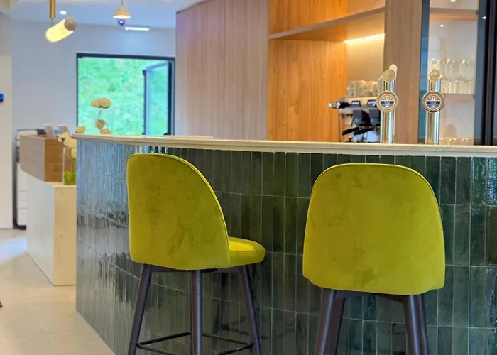 Lake & More Suite Hotel
